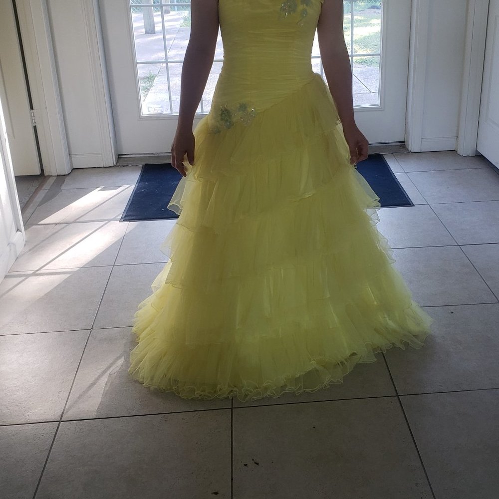 Yellow Flirt by Maggie Sottero Size 0
